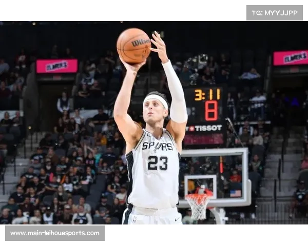 扎克柯林斯脚趾手术确定赛季报销 马刺内线策应能力受到影响