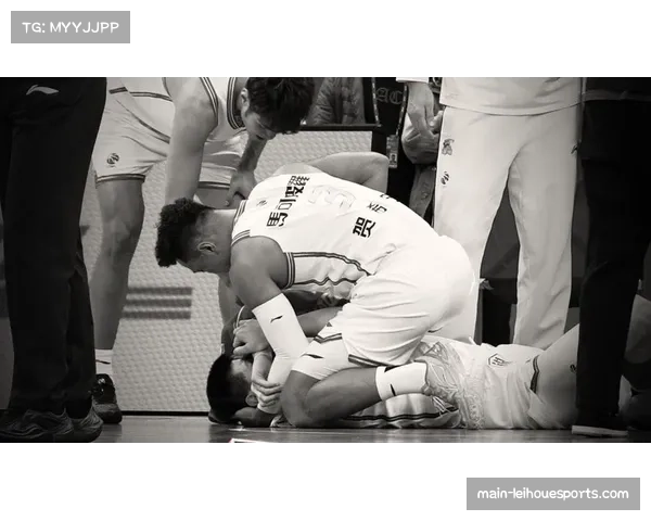 冯熙瑞应力性骨折赛季报销，深圳内线轮换再遭伤病打击